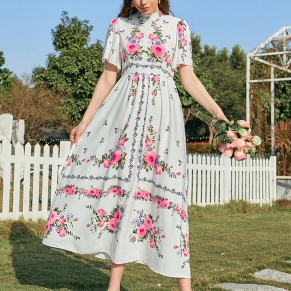 Dresses & Skirts - 2 for 10$ ☀️Floral Print Mock neck Dress with Ruffled Sleeves